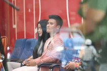 Bạn gái "hộ tống" Quang Hải kí hợp đồng với CLB Công an Hà Nội