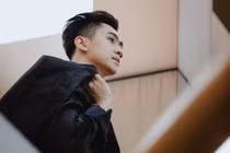 Nam ca sĩ “ở ẩn” sau vụ mượn nhà 100 tỷ để khoe của giờ ra sao?