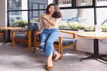 Thấp một mẩu, nữ sinh 10X vẫn "đốn tim" dân mạng