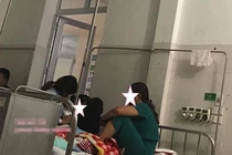 Chồng trùm chăn làm “chuyện nhạy cảm” cho vợ trên giường bệnh gây xôn xao