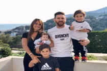 Có vợ thế này, Messi thất bại trên sân cỏ vẫn mãn nguyện