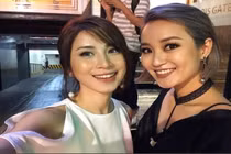 Đứng chung khung hình, cặp hot girl đời đầu khiến đàn em bị áp lực