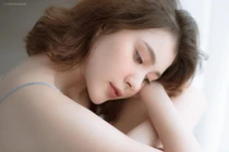 Bông hồng lai Việt - Mỹ diện áo 2 dây khoe body cực hot