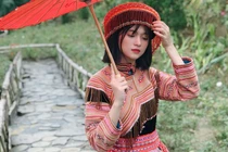 Em gái dân tộc Giáy xinh đẹp hơn cả hot girl khiến bao chàng trai xao xuyến