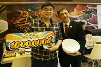 Dân Hà thành háo hức với lời thách thức ăn bát phở “khổng lồ”