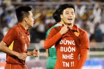 Fan buồn lòng thảm thiết khi biết tin Văn Toàn là “hoa đã có chậu“