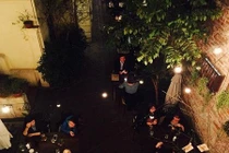 Quán cafe "không bao giờ đóng cửa" ở HN có gì đặc biệt