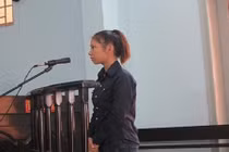 Mâu thuẫn trên Facebook, rạch mặt bạn gái dằn mặt