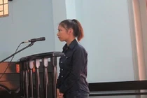 Mâu thuẫn trên Facebook, rạch mặt bạn gái dằn mặt