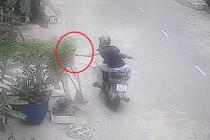 Những vụ cướp giật dây chuyền táo tợn đến khó tin 