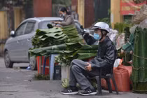 Chợ lá dong lâu đời nhất Hà Nội: Khách vắng vẻ, giá hàng cao