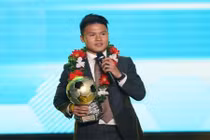 Quang Hải xuất sắc giành Quả bóng Vàng Việt Nam 2018