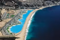 Dân mạng choáng váng với bể bơi hoành tráng nhất thế giới