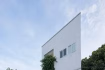 Nhà "mỏng như tờ giấy” ở Hà Nội khiến báo ngoại ngỡ ngàng