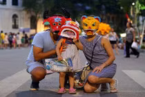 Địa điểm đón Trung thu mới trên phố đi bộ hồ Gươm