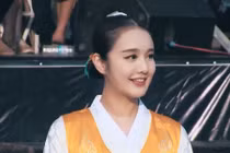 Ngắm mỹ nữ xứ Hàn làm "chao đảo" Festival Huế 2016