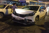 Xe Ranger chạy ngược chiều gây tai nạn liên hoàn ở Hà Nội