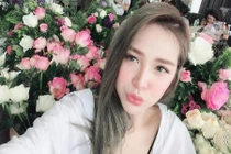 Người mẫu gốc Hoa xinh đẹp cuốn hút trên sân bóng “phủi” Việt