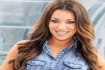 Cô bạn gái thích khoe nội y của sao Tottenham