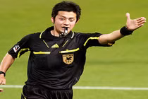 Trọng tài ngoại cầm còi trận Hà Nội T&T - B.Bình Dương