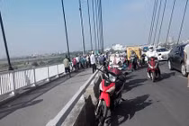 Vỡ nợ do lô đề, nhảy cầu Bính tự tử