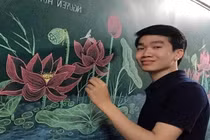 Vẽ lên bảng như thật, thầy giáo trẻ nổi tiếng khắp nơi gần xa