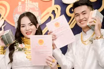 Lộ diện danh tính cặp đôi được bố mẹ trao quà cưới khủng