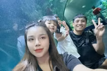 Hậu tin đồn ly hôn, trung vệ Bùi Tiến Dũng vui vẻ bên gia đình