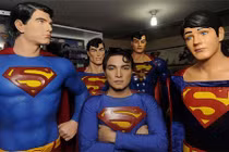 Quá cuồng nhân vật Superman chàng trai phẫu thuật cho giống nguyên mẫu