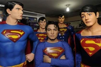 Quá cuồng nhân vật Superman chàng trai phẫu thuật cho giống nguyên mẫu