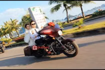 “Phát sốt” với lễ rước dâu toàn “quái thú” ở Hạ Long 