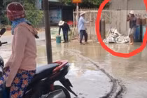 Đường bê tông mới đổ bị phá hoại, biểu cảm người thợ gây bão