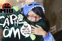 Cafe ôm Sài Gòn sưởi ấm trái tim FA mùa Giáng sinh