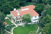 Có gì trong dinh thự sang trọng trị giá 565 tỷ của Angelina Jolie?