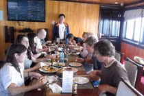 Hướng dẫn viên cho khách Tây kể chuyện kiếm tiền tỷ, mua nhà phố cổ