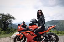 Gái xinh mới nổi của bóng đá Thái Lan gây sốt mạng là ai?