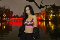 Tuổi 36, cựu hot girl Sài thành vẫn khiến vạn người mê dù chân ngắn