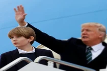 Con trai Tổng thống Mỹ xinh xắn, bảnh bao mê hoặc dân mạng