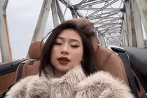 “Tiktoker tai tiếng” Louis Phạm khoe visual trên xế hộp mui trần