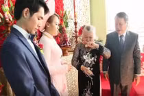 Bà ngoại tặng quà cưới 10 cây vàng cho cháu gái 