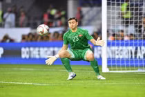 Chơi xuất thần trong trận đấu với Nhật, Văn Lâm cảm ơn NHM