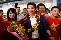 U19 Việt Nam được NHM đón tiếp như người hùng