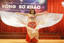 Phát hờn với hot girl trường báo xinh đẹp lại múa dẻo