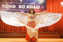 Phát hờn với hot girl trường báo xinh đẹp lại múa dẻo