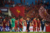 Giá vé xem đội tuyển Việt Nam ngất ngưởng... NHM liệu dám xuống tiền?