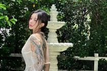 "Hot girl thang máy" mặc mỏng tang khoe hình xăm cực chất