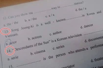 A đây rồi: Phim "Hậu duệ mặt trời" xuất hiện trong đề thi tiếng Anh