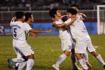 Thắng U21 VN trên chấm 11m, U21 HAGL vào đá chung kết