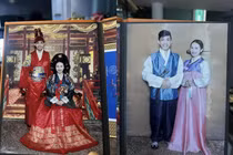 Nhan sắc 10 năm trước của vợ hai Minh Nhựa gây chú ý