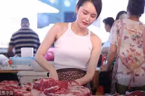  Xuất hiện “Tây Thi thịt lợn” gây xôn xao một góc chợ xứ Trung